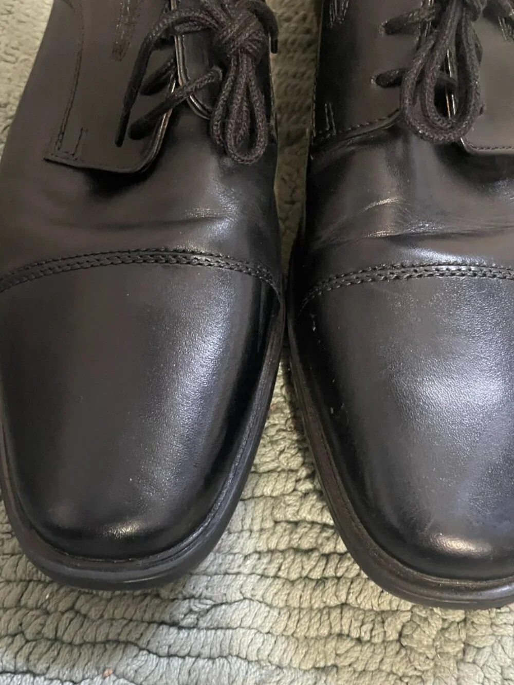 Clarks Men’s Tilden Cap Dress Shoe, Size 11.5 Black Leather